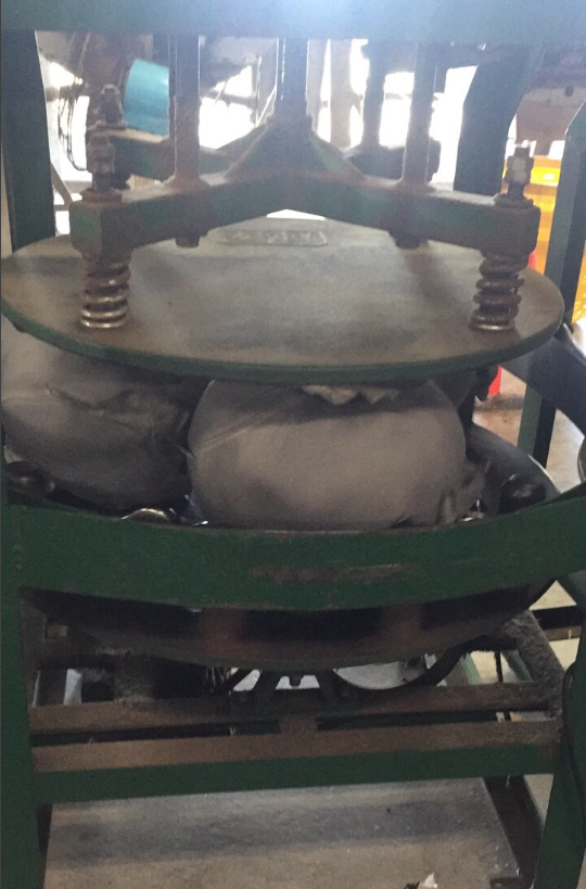 Máy quấn quả chè Ô long
